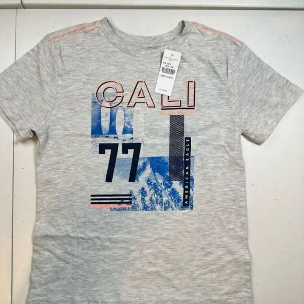 NWT American Eagle Unisex Gray Short Sleeve Graphic Tee Shirt Cali - Size 8